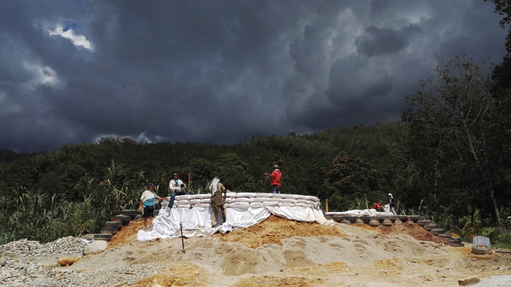 Earthship near Kampung Chennah